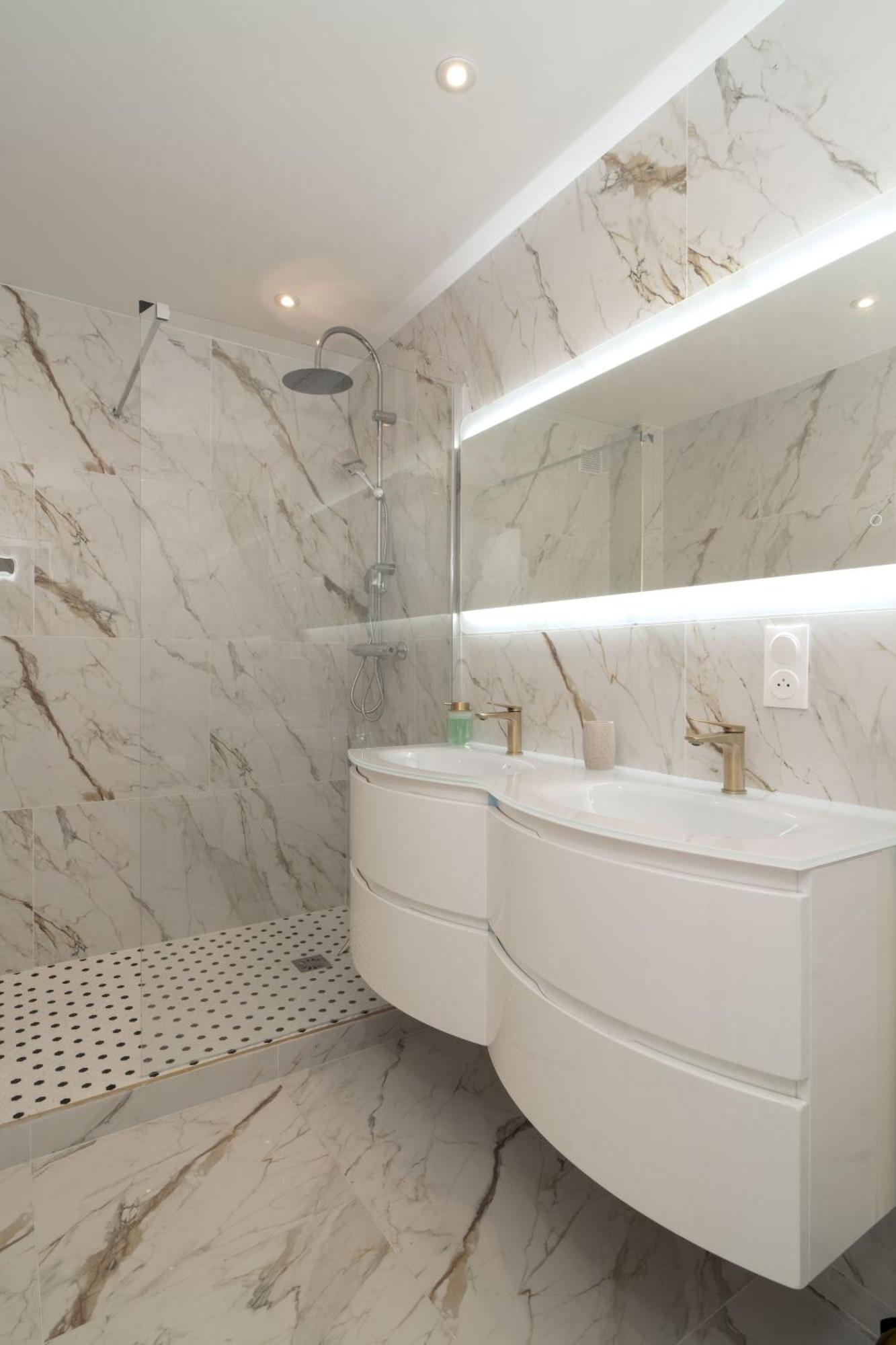 Fourside Deluxe In Apartment Le Bourget